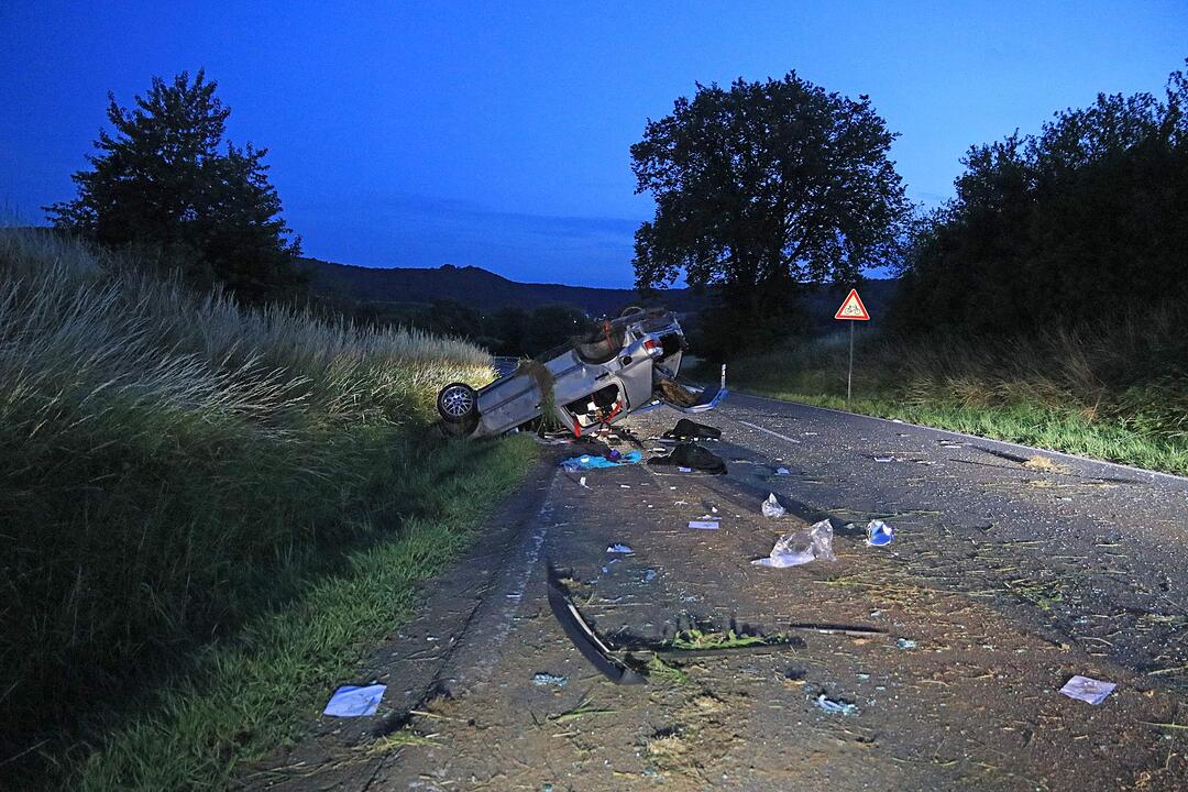 Schwerer Unfall im Landkreis Kulmbach - Fahrzeug überschlagen