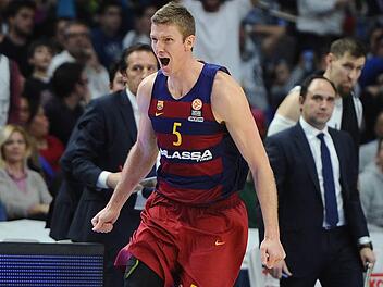 Im spanischen Clasico versenkte Justin Doellman mit der Schlusssirene den Ball im Korb von Real Madrid und sorgte für den 87:86-Barca-Sieg beim Erzrivalen.  Foto: imago