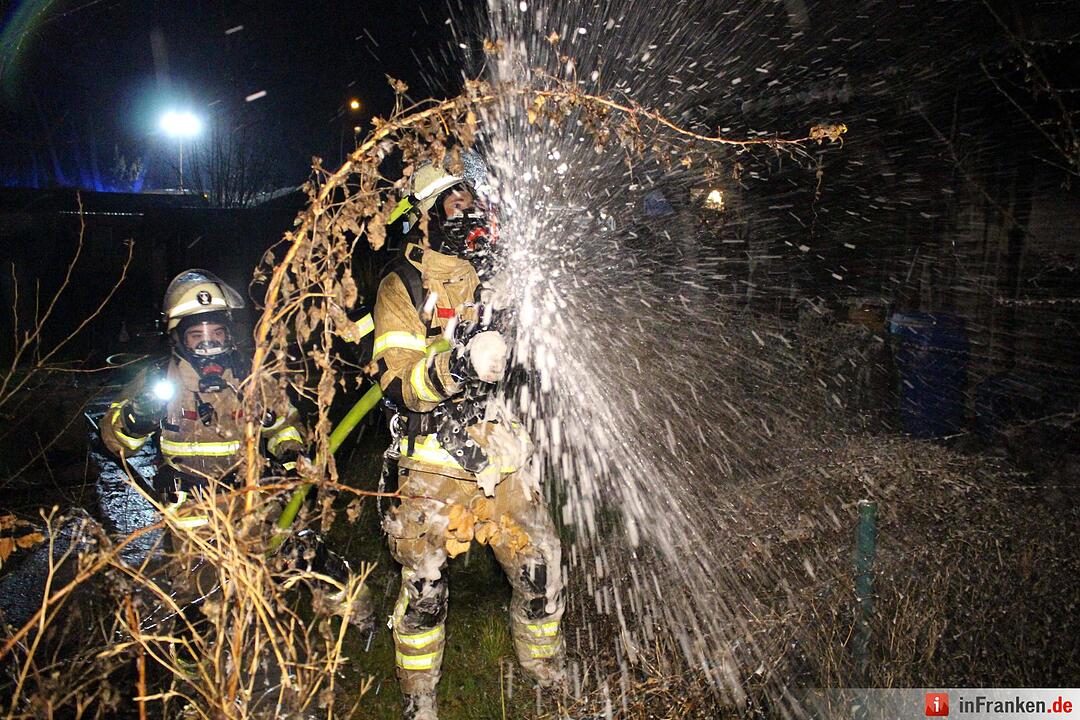 Zwei Gartenhäuser brennen in Bayreuth nieder