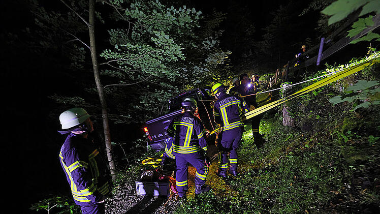 Auto rutscht von Wanderweg ab bei Bad Reichenhall ab