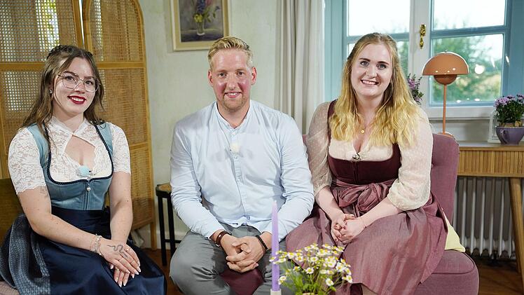 Jennifer (links) hat selbst ein Pferd.