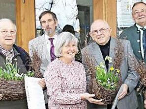 Ehrungen beim Obst- und Gartenbauverein Niederfüllbach (von links): Dieter Bamberger, Bürgermeister Martin Rauscher, Vorsitzende Renate Holzheid, Horst Engelhardt, Gerold Schlosser, Klaus Hertel  Foto: M. Stelzner