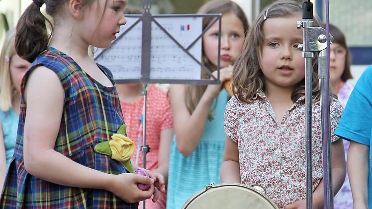 Von klein auf werden Kinder an die Musik herangeführt. Fotos: K. Müller-Sanke