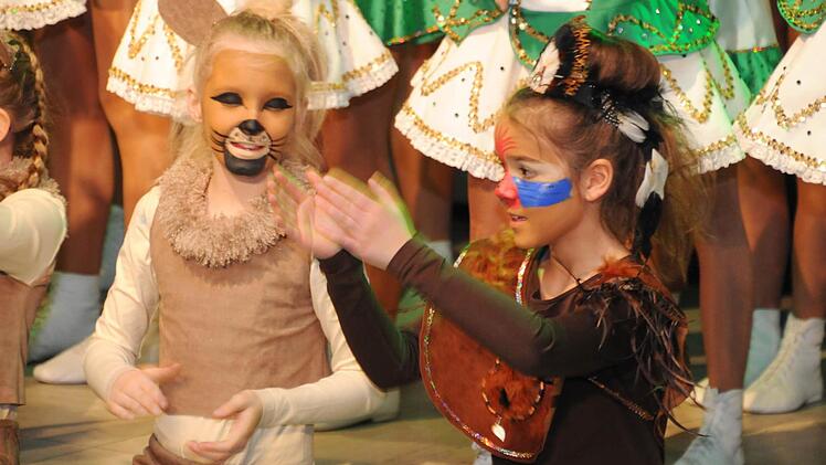 Die "Zwetschgerla" zeigten einen Showtanz unter dem Motto "Der König der Löwen".  Foto: Karl Heinz Wirth