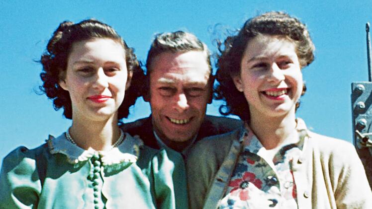Prinzessin Margaret (links) und Prinzessin Elizabeth waren der ganze Stolz ihres Vaters K&ouml;nig George VI.