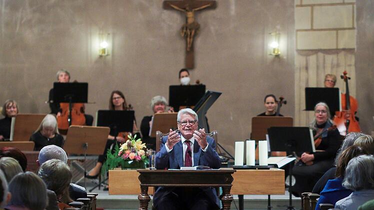 Vor 180 Zuhörern sprach der frühere Bundespräsident Joachim Gauck in der Erlöserkirche über Toleranz