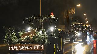 In Kulmbach durfte die beliebte Lichterfahrt der Traktoren stattfinden.