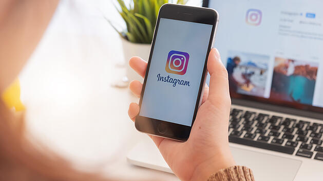 Social Media, Instagram, Facebook