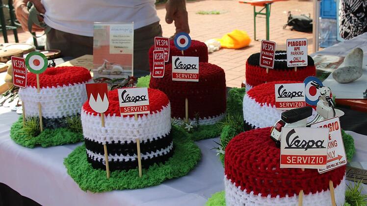 Umhäkelte Klorollen Foto: Michael Stelzner