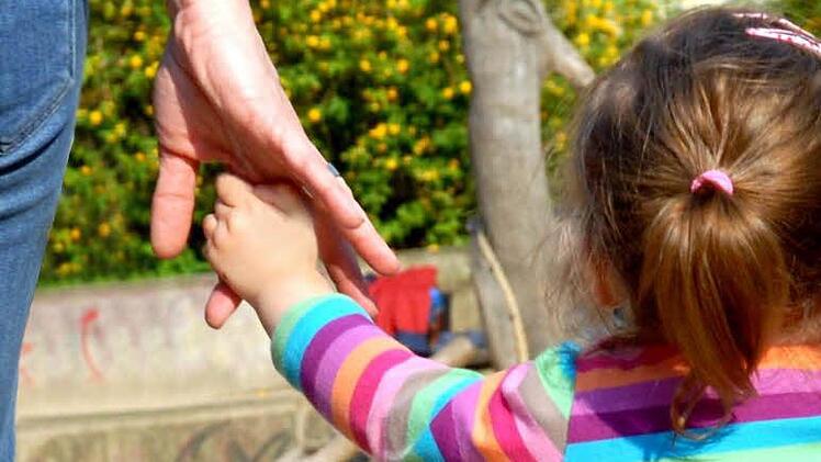 Ein Platz in einer Pflegefamilie ist für Kinder viel besser als jede Heimunterbringung. Foto: CT-Archiv