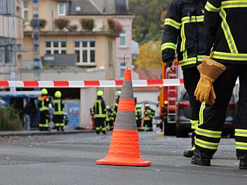 Blick in die Ballingstraße, die für den Einsatz abgesperrt wurde.   Fotos: Ellen Mützel