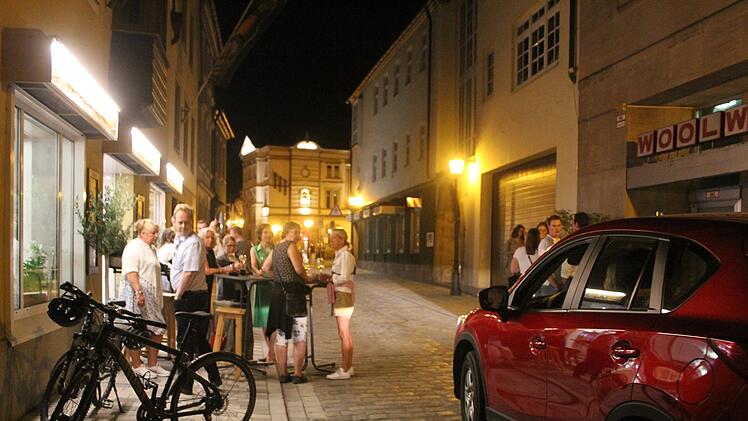 Eigentlich sollten nachts keine Autos durch die Buchbindergasse fahren, doch nicht alle Pkw-Fahrer hielten sich daran. Foto: Sonny Adam