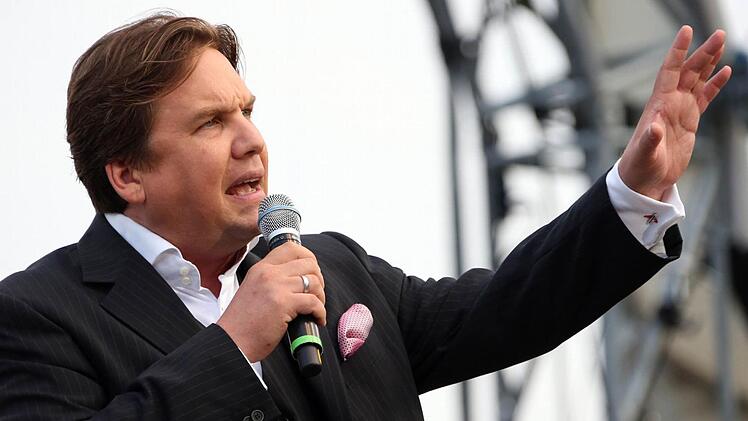 Moderator Matthias Brodowy überzeugte durch Wortwitz.