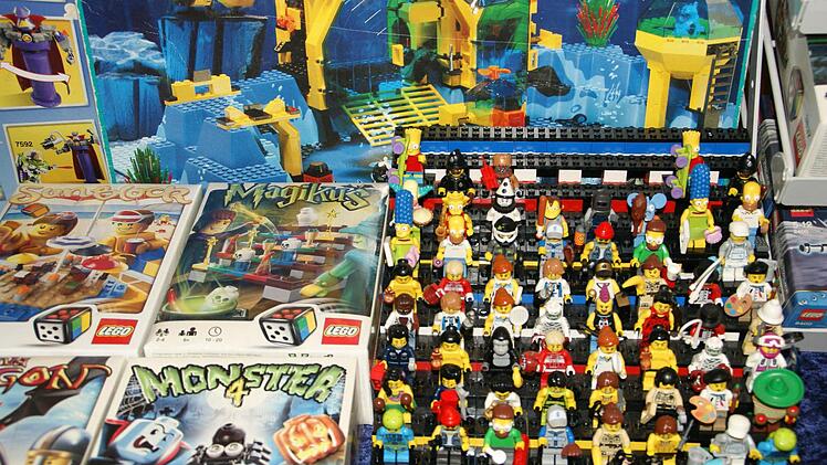 Gerade wegen Spielsachen kommen viele Familien auf den Flohmarkt. Eltern wissen, wie sehr Lego ins Geld gehen kann.  Foto: Sabine Weinbeer