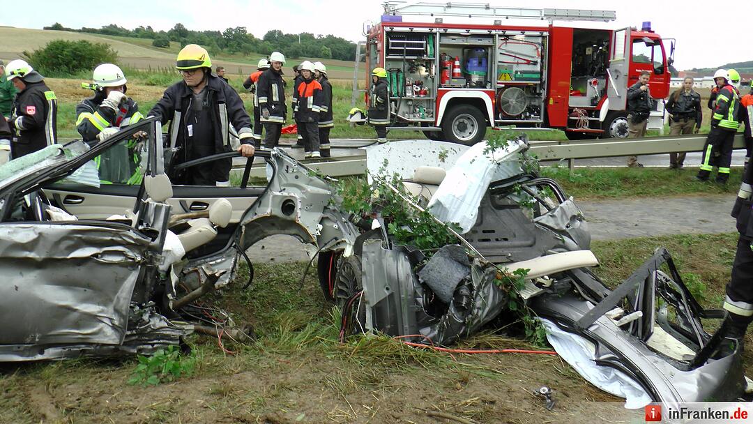 Fahrzeug bei Unfall in Frankenwinheim komplett zerstört