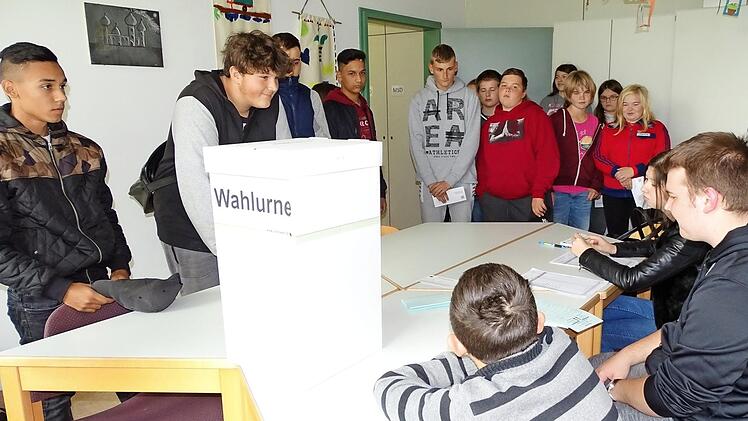 Die Juniorwahl ist eine originalgetreue Simulation. Foto: Ludwig Klaus
