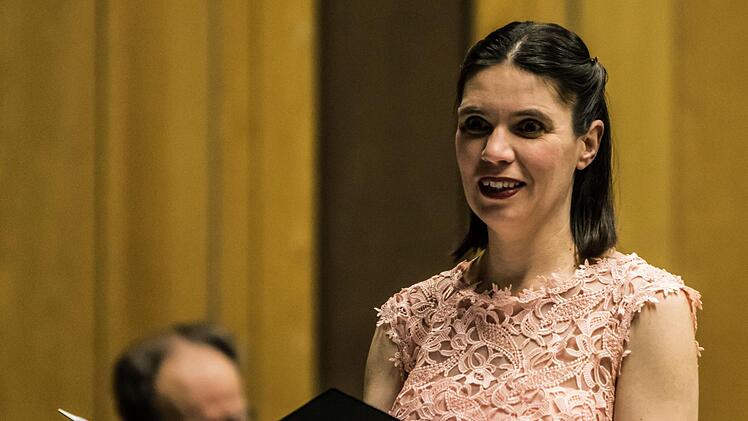 Das Orchester der Musikfreunde Neustadt unter Leitung von Hans Stähli beeindruckte mit seinem Sinfoniekonzert in der Mehrzweckhalle Heubischer Straße.Foto: Jochen Berger