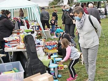 Recht gut besucht war der erste Flohmarkt des Reitvereins in Stöppach.  Foto: Michael Stelzner