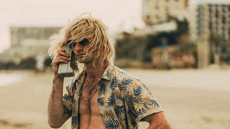 Den Zuh&auml;lter Klaus Barkowsky verk&ouml;rperte Aaron Hilmer in der Fernsehserie "Luden". Die Serie ist &uuml;ber die Streamingplattform Prime Video abrufbar.