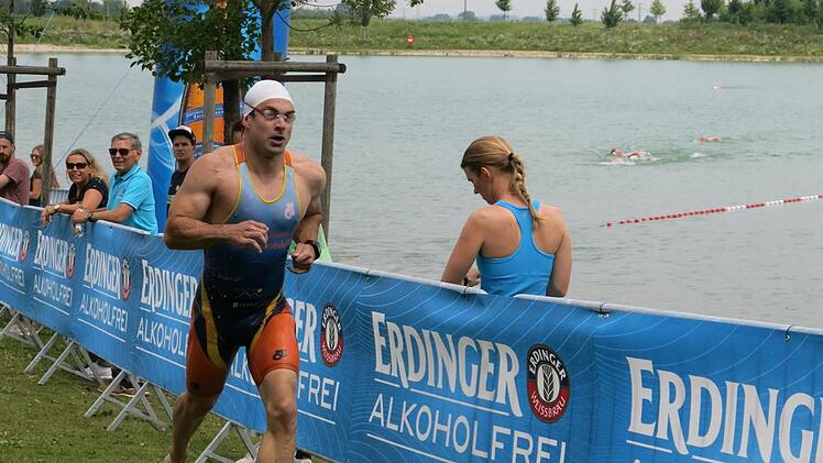 Maximilian Deichsel vom SG Tri-Team Kulmbach kam als Gesamtzweiter aus dem Wasser.  Foto: Thea Deichsel
