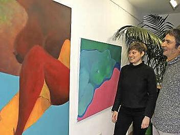 Sie kennen sich schon lange: die Kunststudentin Eva Schreppel und Maler Martin Ludwig. Foto: Veronika Schadeck