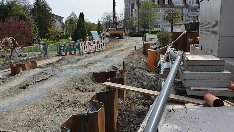 Mit großem Aufwand wird am Ängerlein ein neues Regenüberlaufbecken gebaut. Foto: Dagmar Besand