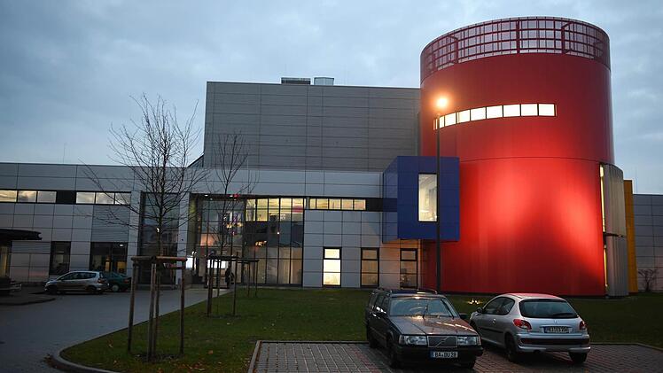 Auch die Fassade der Druckerei leuchtete nach Kräften. Foto: Ronald Rinklef