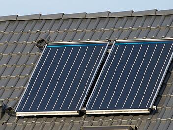 Der Batteriespeicher für eine Photovoltaikanlage hat ich Theilheim einen Brand ausgelöst. Symbolfoto: Andrea Warnecke/dpa-mag