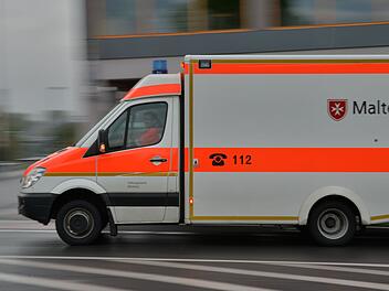 Tödlicher Unfall auf Baustelle in Hof: Mann (34) von Planierraupe überrollt