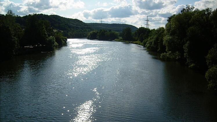 Von Eltmann aus fließt der Main durch den Landkreis Haßberge in Richtung Knetzgau und Haßfurt.