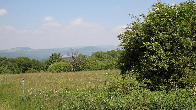 Impressionen: Die Rhöner Landschaft am Würzburger Haus (Schwarze Berge). Foto: Ulrike Müller