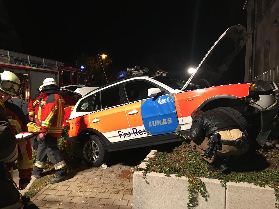 First Responder Fahrzeug der Feuerwehr verunfallt