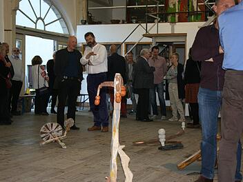 Die Kunstwerke lie&szlig;en viel Raum f&uuml;r Interpretationen. Foto: Maria L&ouml;ffler