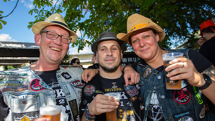 Wacken Open Air 2026 Wacken Bierpreis Bierpreise Preissenkung g&uuml;nstiger Bier 35 Jubil&auml;um Holy Ground Metal Festival Heavy Metal Festivalgel&auml;nde Bierbecher Bechergr&ouml;&szlig;e 0,5 Liter 6,90 Euro 13,80 Euro Literpreis Thomas Jensen Holger H&uuml;bner Metal-Fans Metalheads Headliner Line-up Judas Priest Def Leppard Powerwolf Schleswig-Holstein Festival Sommer 2026 Infrastruktur Schlamm Wege Platten