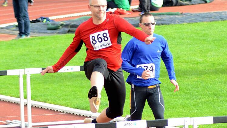 Klaus Wiedorn brauchte für die 110 Meter Hürden 19,65 Sekunden und wurde 13. in der Hobby-Riege.