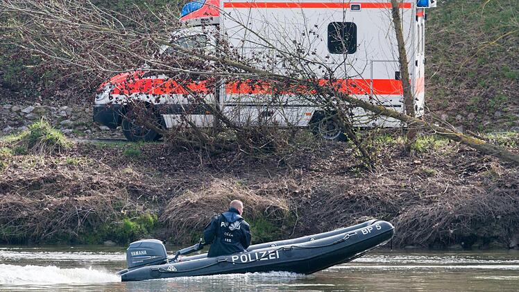 Bei einer Leiche, die am Freitagmorgen bei Donaustauf im Kreis Regensburg gefunden wurde, handelt es sich wohl um die vermisste Malina K. Foto: Armin Weigel/dpa