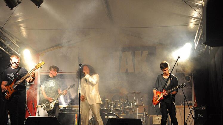 Rock-Band "Kojak": Olli Krausemann, Maximilian Raps, James Patts, Jo Antretter und Dominik Grom. Foto: Carina Straub