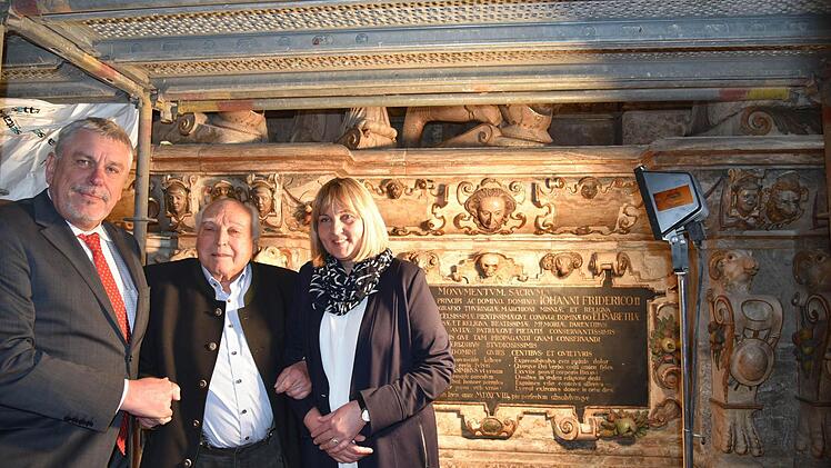 Oberbürgermeister Norbert Tessmer, Otto Waldrich und Zweite Bürgermeisterin Birgit Weber. Foto: Gabi Arnold