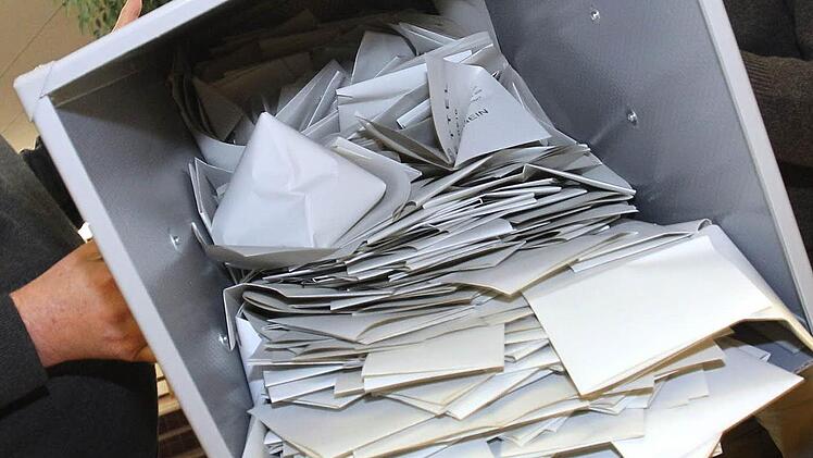 Die Wei&szlig;enbrunner m&uuml;ssen in zwei Wochen erneut an die Wahlurne. Foto: Karl-Josef Hildenbrand/dpa