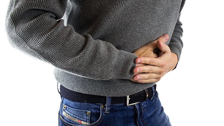 Darmerkrankungen: Hilft eine Stuhltransplantation bei Darmbeschwerden?