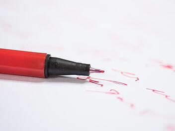 Bei einer Legasthenie wird der Rotstift oft zum Angstobjekt.