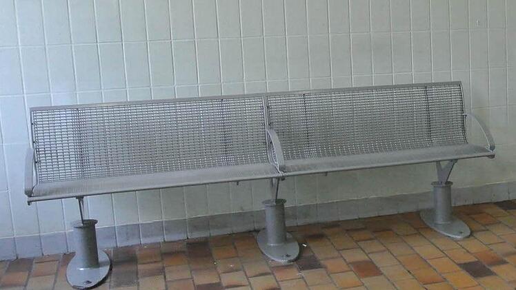 Wunderschön (*ironisch*): die alte Wartehalle.