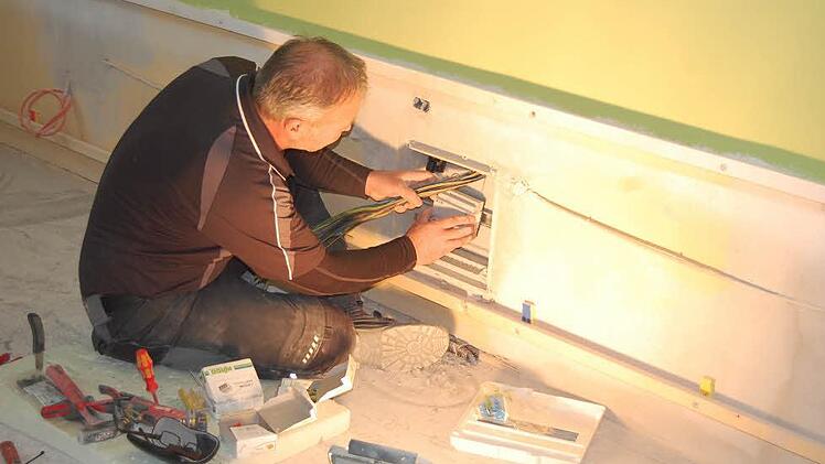 Die Elektroinstallation verknüpft verschiedene Elemente der modernen Haustechnik.