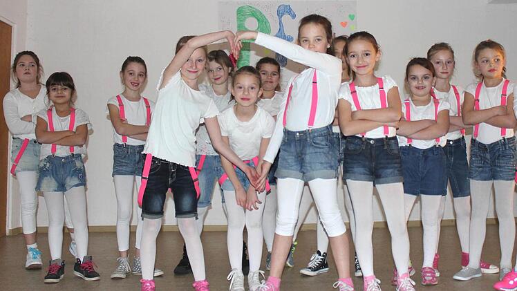 Die "Minis" der "Rapid-Jazz-Dance-Company"