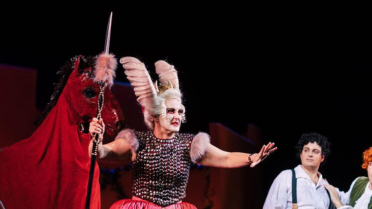 "Die Prinzessin auf dem Kürbis": Die Kinderoper von Roland Fister feierte ihre Uraufführung am Landestheater Coburg.Foto: Sebastian Buff