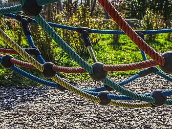 Klettergerüst auf dem Spielplatz