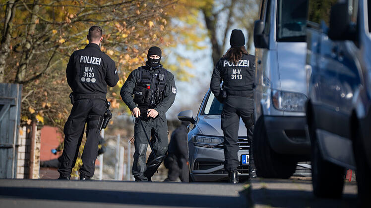 Güstrow: Polizei meldet Festnahme im Fall des getöteten Fabian (8)