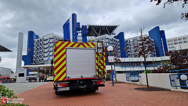 "Gro&szlig;es Tohuwabohu am Klinikum Bamberg": Feuerwehr &uuml;bt Einsatz bei Hubschrauber-Brand