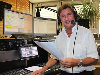 Moderator Rainer Ludwig im StudioFoto: Archiv/Stephan Stöckel