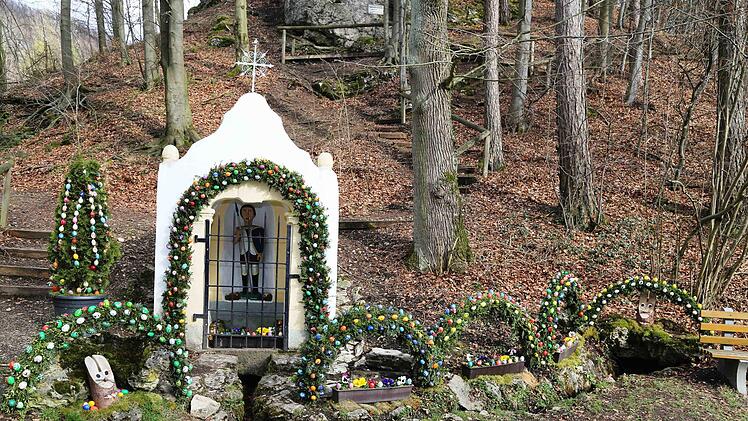 Osterbrunnen um den hl. Mauritius bei St. Moritz Foto:   Franz Galster